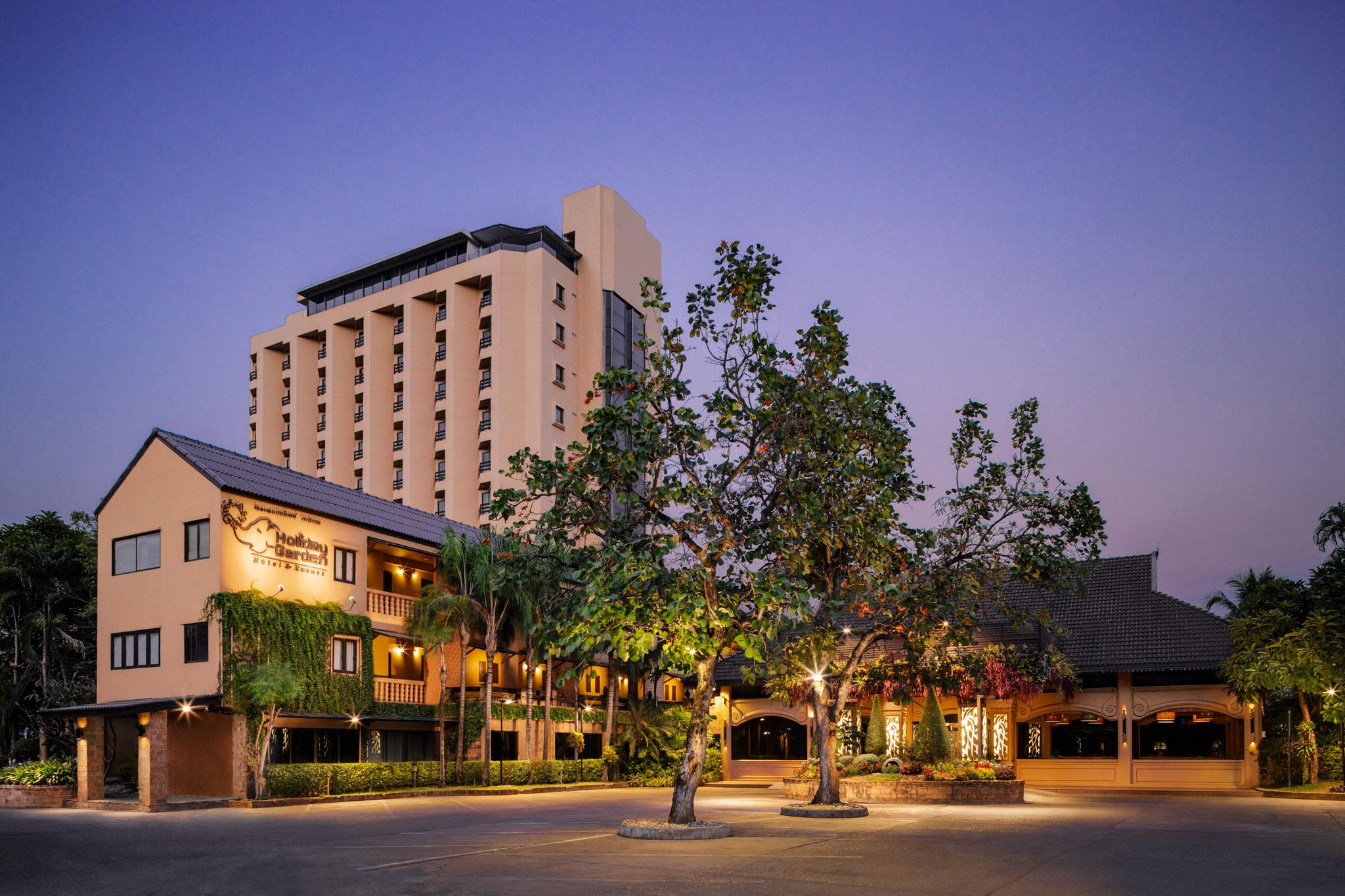 Holiday Garden Hotel & Resort | Hotel building night view
