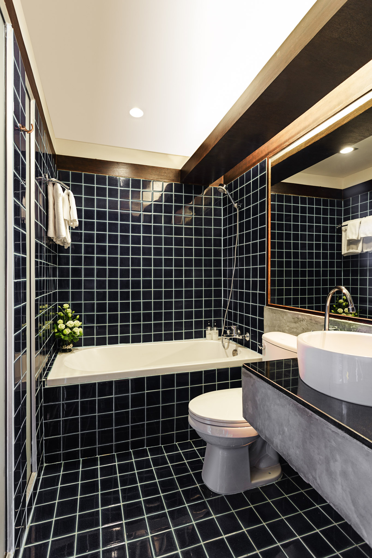Superior room bathroom, Holiday Garden Hotel & Resort Chiang Mai